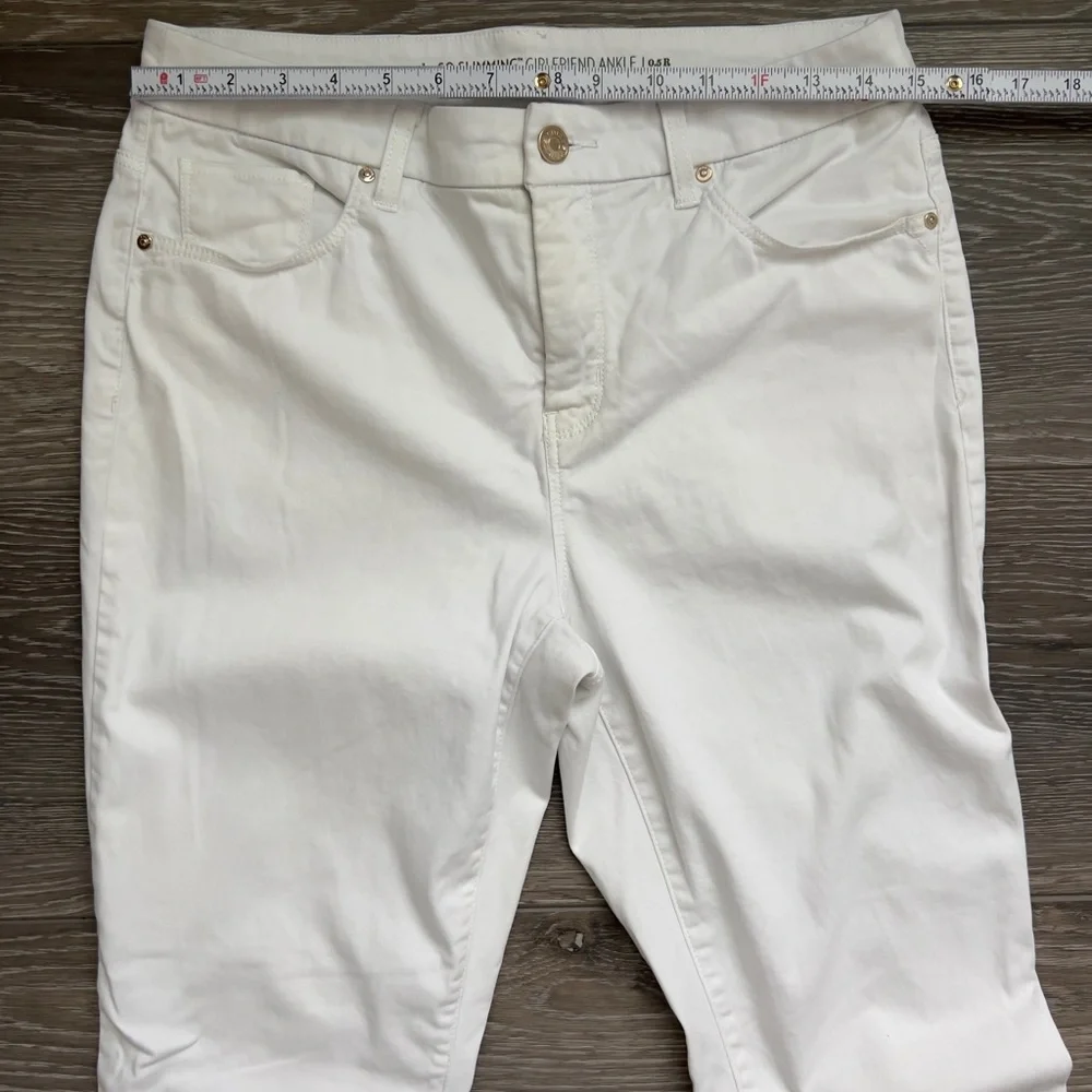 Chico's women’s White Jeans - Picture 5 of 6